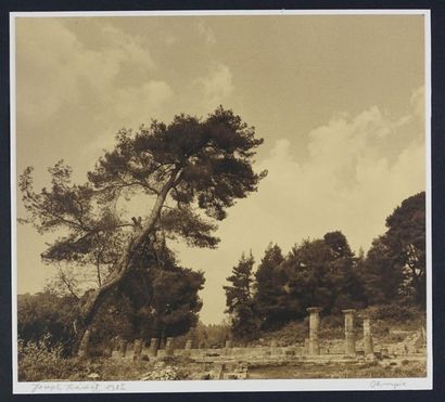 Joseph KADAR Olympie photo 1985, signed, framed, glass missing. 23,5 x 26