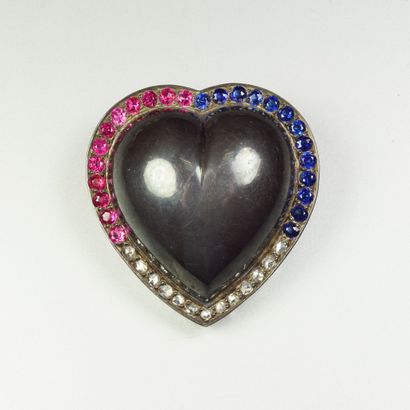 null Broche "Coeur de Croix de Savoie" en argent (800/oo) lisse entouré d'une ligne...