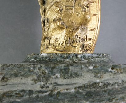 MELIODON, Jules (1867-?) Vase en bronze doré à décor de femme nue. Cachet "Louchet...
