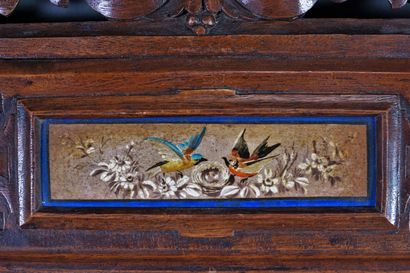 null 
Cadre en bois naturel sculpté et décor d'oiseaux, insectes et fleurs peints...