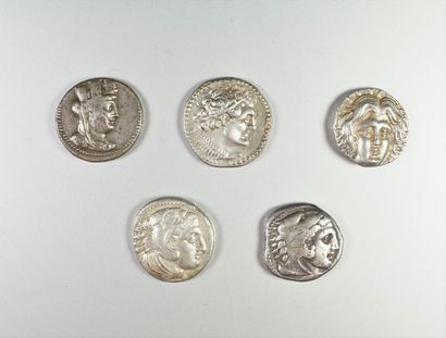 null 
.Lot de monnaies grecques en argent : Alexandre le Grand ( 336 - 323 avant...