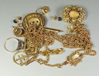 null "Lot de débris d'or 18K (750/oo) divers composé de bijoux anciens endommagés,...