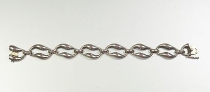 null VAN CLEEF & ARPELS : Bracelet en argent (925/oo) à maillons fantaisie ajourés...