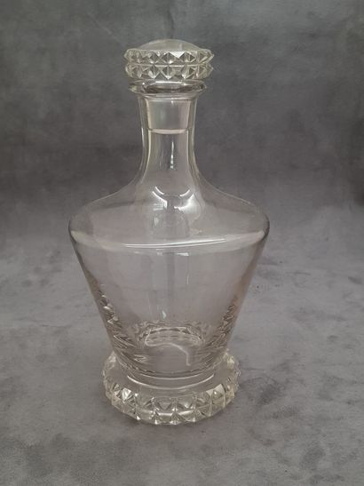 Carafe Glass decanter with circular decoration cut in points of diamond on base and...