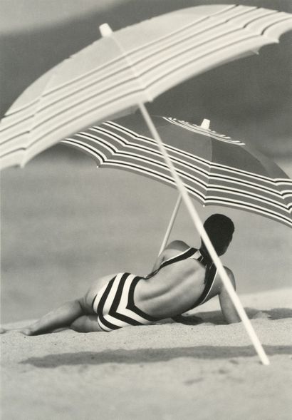 ANONYME Mode, ca. 1950. 
Photographie. Tirage argentique d'époque. 
Image : 16,5...