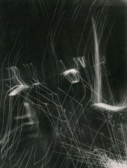 PAUL GINOUX "Électricité statique", ca. 1960. 
Photographie. Tirage argentique d'époque,...