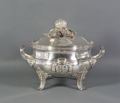 Chambre des Comptes de Lorraine, 1765-1771 , Joseph BARDE Orfèvre 
Silver oille pot...