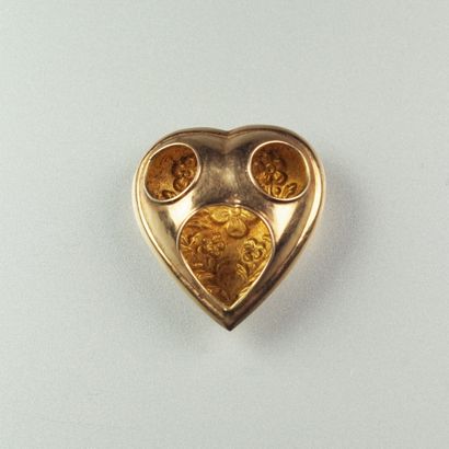 null Coeur coulant de Croix de Savoie en or jaune 18K (750/oo) estampé à décor floral....