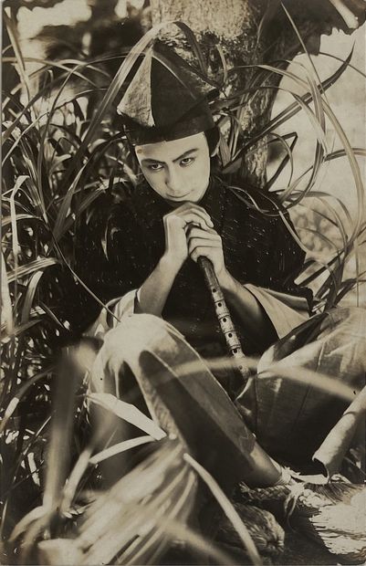 JAPON JAPON 
Acteur, ca. 1930. 
Photographie. Tirage argentique d'époque, format...