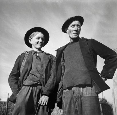 Roger SCHALL (1904-1995) ROGER SCHALL (1904-1995) 
Mineurs, père et fils, ca. 1930....