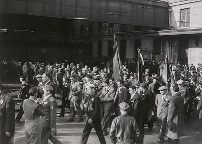 MANIFESTATION MANIFESTATION 
Manifestants, novembre 1938. 
Photographie. Tirage argentique...