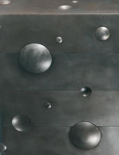 Mattia BONETTI, né en 1953 Commode «Bubbles», 2007 Edition Galerie Italienne En acier,...