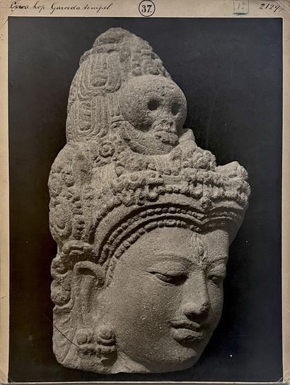 INDONÉSIE INDONÉSIE
Temple de Prambanan sur l'île de Java, fouilles archéologiques,...