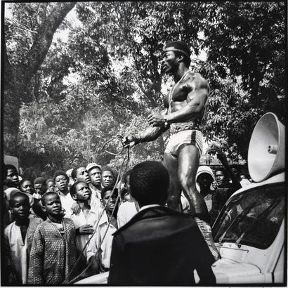 MALICK SIDIBE 1936-2016 "Hercule africain", 1970.Photographie. Tirage argentique...