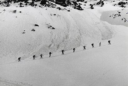 INGI (Louis Ingigliardi, dit) 1915-2008 MOUNTAIN Skiing in the Ötztal, Austria, March...