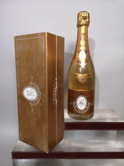 null 1 bouteille CHAMPAGNE CRISTAL de ROEDERER 2004 Coffret légèrement endommagé...