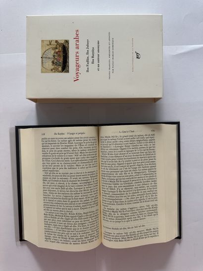 Fadlan, Ibn. Voyageurs arabes. Édité à Paris, chez Gallimard en 1995. De format in-12....