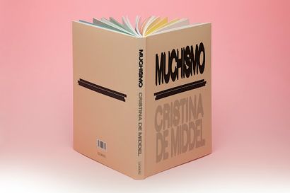 De Middel Cristina Muchismo. La Fabrica, 2016. Exemplaire signé et numéroté. Broché,...