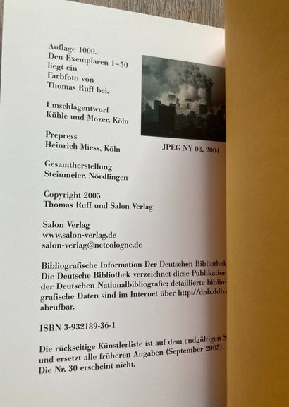 Ruff Thomas Jpeg NY03. Salon Verlag, 2005. Rare volume de la collection "édition...