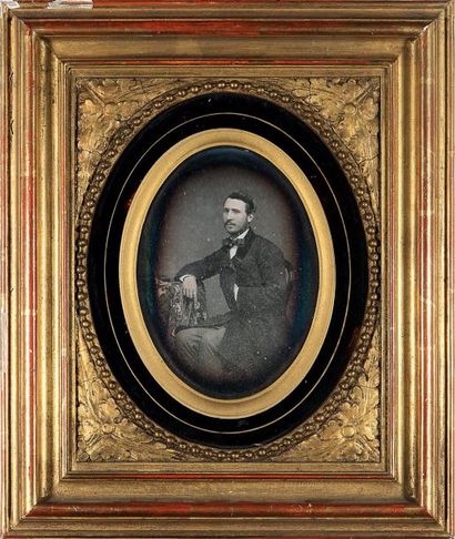 MARIA CHAMBEFORT 1818-1875 Portrait d'homme, ca. 1850. Daguerréotype 1/2 plaque rehaussée,...