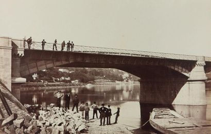 EDOUARD BALDUS 1813-1882 Pont de la Mulatière, Lyon, ca. 1861. Tirage albuminé monté...