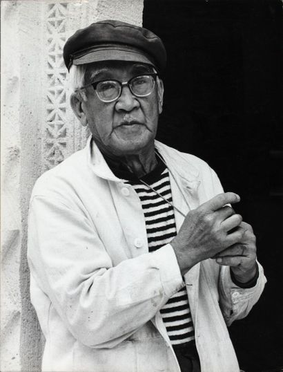 GAMMA – FOUJITA GAMMA – FOUJITA Le peintre Tsugouharu Foujita, ca. 1965. Photographie.... Gazette Drouot