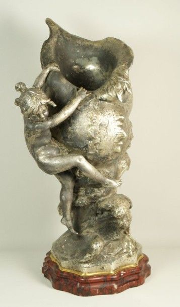 null Auguste MOREAU statue en métal argenté , représentant un enfant sur un coquillage,...