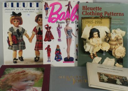 Lot de livres : « BLEUETTE Clothing Patterns...