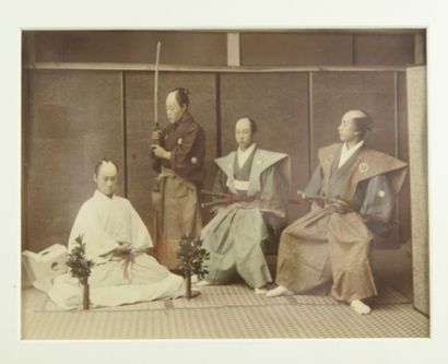 Kuzakabe Kimbei Cérémonie du Seppuku, Japon Circa 1880 Tirage albuminé rehaussé....