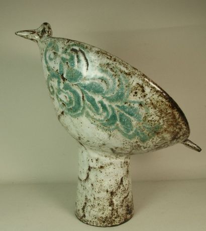 Jean DERVAL (Né en 1925) Importante coupe figurant un oiseau stylisé en céramique...