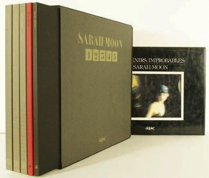 SARAH MOON 2 VOLUMES - SOUVENIRS IMPROBABLES, 1981. - SARAH MOON 1 2 3 4 5, 2008....