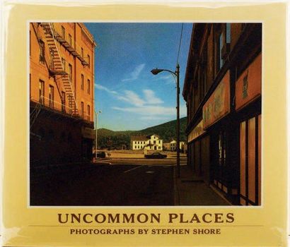 STEPHEN SHORE UNCOMMON PLACES Aperture, 1982, 64 pages. Relié avec jaquette, signé...