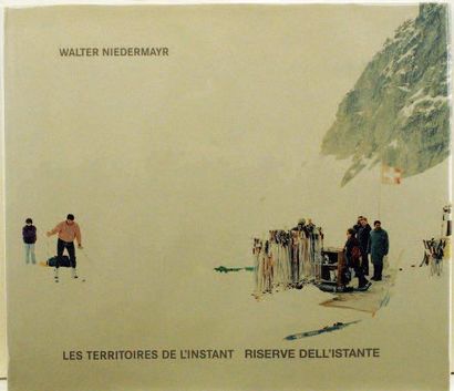 WALTER NIEDERMAYR LES TERRITOIRES DE L'INSTANT Cantz, 1998, 114 pages. Relié avec...
