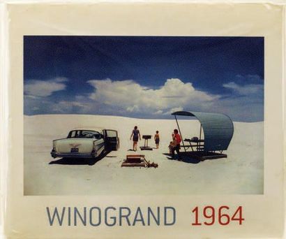 GARRY WINOGRAND WINOGRAND 1964 Arena Editions, 2002, 282 pages. Relié avec jaquette,...