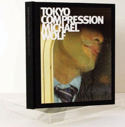 MICHAEL WOLF TOKYO COMPRESSION Peperoni, 2010, 112 pages. Relié avec emboîtage, très...
