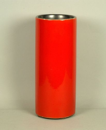 Georges JOUVE (1910-1964) Grand vase cylindre en céramique émaillée rouge intérieur...
