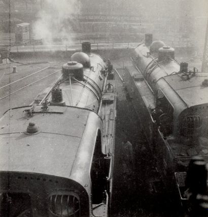 RENÉ ZUBER 1902-1979 Locomotives, ca. 1929. Tirage argentique d'époque, tampons "Photo...