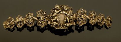 FREDERIC JULES RUDOLPHI (1808-1872) Bracelet composé de maillons en argent à décor...