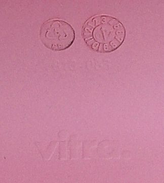Verner PANTON Chaise monobloc en polypropylène teinté rose, finition mate. Edition...