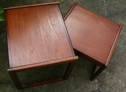 null Ensemble de 2 tables gigogne en teck des années 1970 51 x 43,5 cm x 4 » cm ...