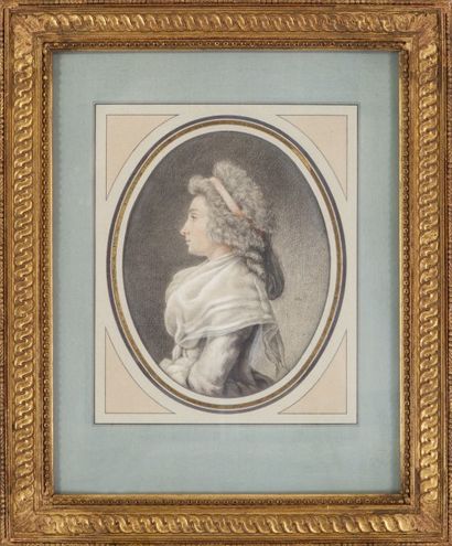 École FRANÇAISE de la fin du XVIIIème siècle Portrait de femme au châle représenté...