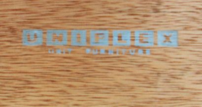 Edition UNIFLEX Chiffonnier ouvrant à 6 tiroirs de façade en bois de placage et poignées...