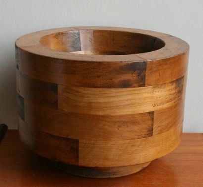 null Cache-pot circulaire en bois massif. H. 20 cm – D. 28 cm