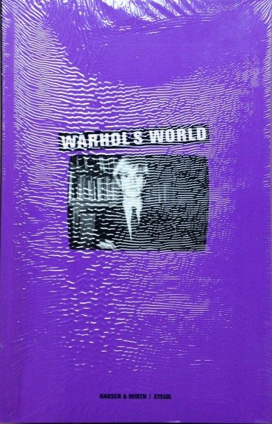 WARHOL Andy Warhol's world. Livre broché de Andy Warhol intitulé : "Warhol's World"...