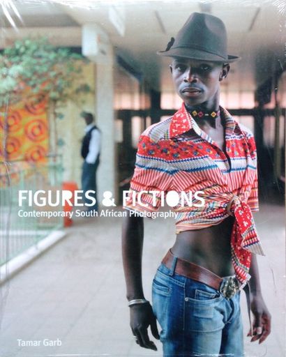 COLLECTIF Figures and fictions. Ouvrage broché édité en 2011 par Steidl regroupant...