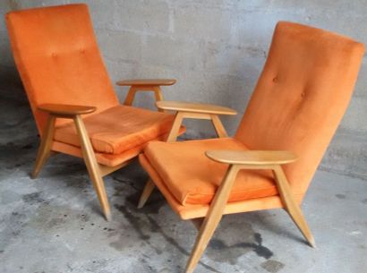 Pierre GUARICHE (1926-1995) Paire de fauteuils modèle « SK 640 » recouvert de velours...