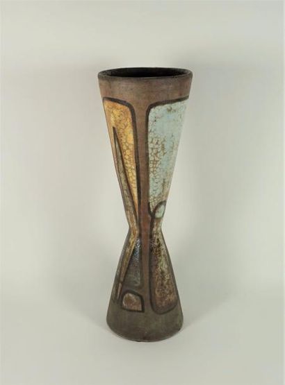 Alexandre KOSTANDA (1921-2007) Vase diabolo en grès émaillé à décor géométrique,...