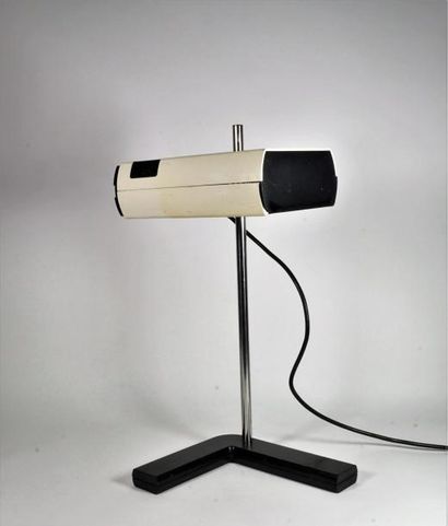 Jean-René TALOPP (1950) Collection Manade lampe de bureau en plastique blanc et noir,...