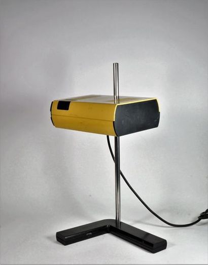 Jean-René TALOPP (1950) Collection Manade lampe de bureau en plastique jaune et noir,...