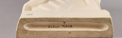 KAZA FRANCE Panthère en céramique blanche émaillée et craquelée, signé 14 x 18 c...